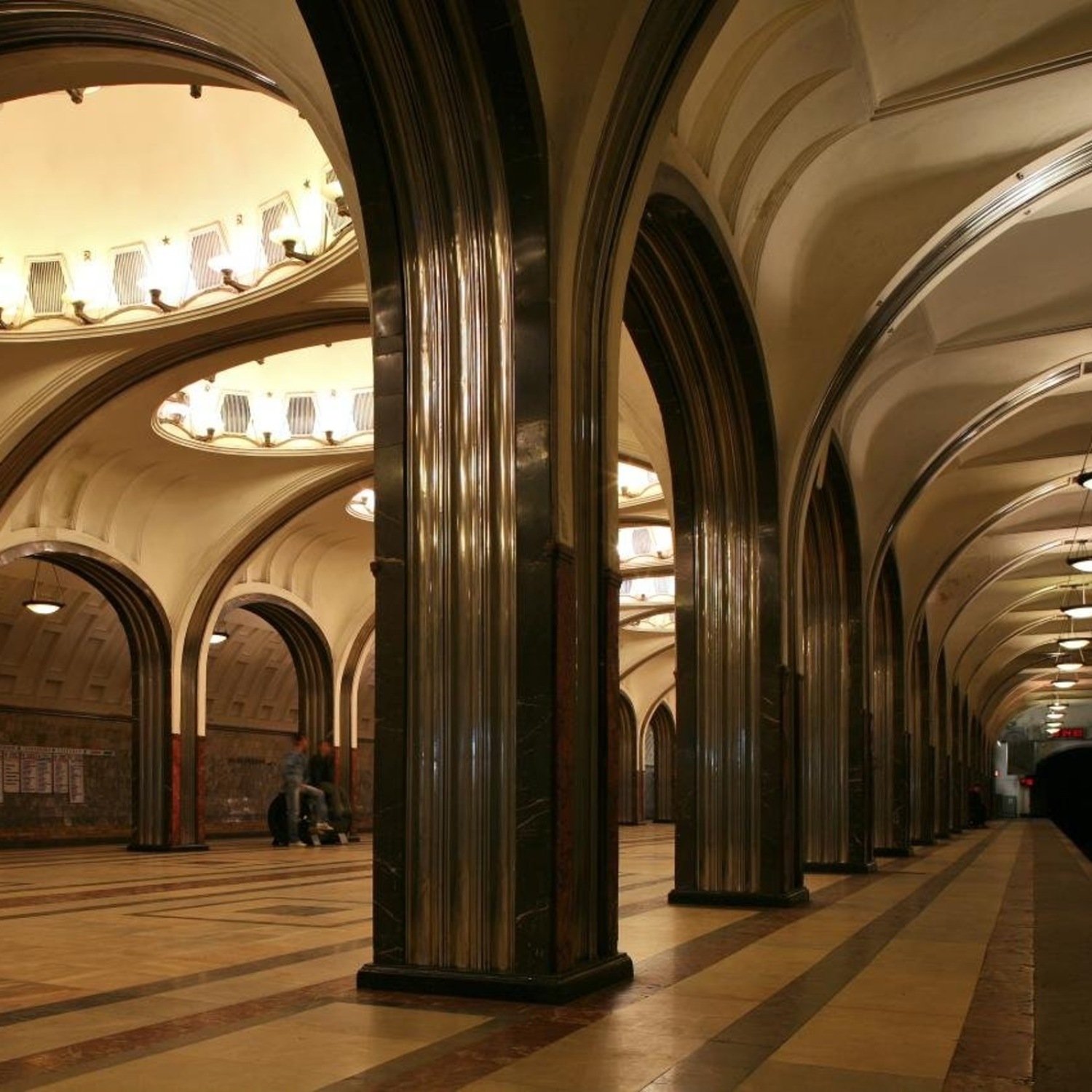 Станция метро Маяковская интерьер